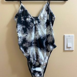 3/$25!!! 💫 -Tie dye bodysuit - never worn